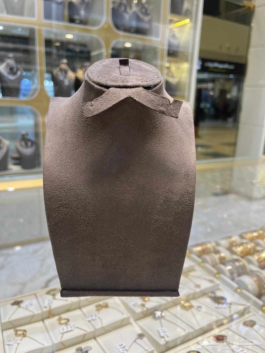 اساندات لي اطقم الذهب و الاكسسوار بلون مميز و كميه كبيره64552462957314113