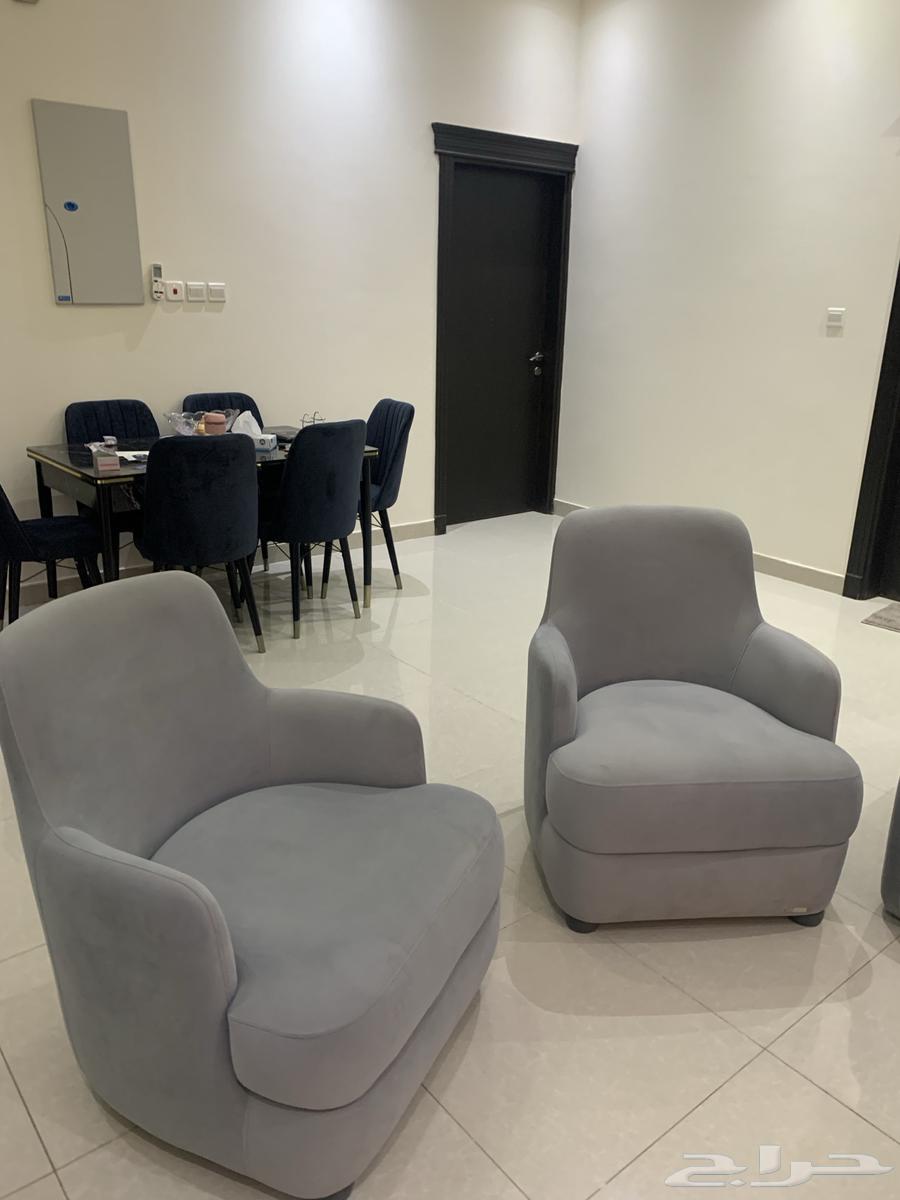 Sofa, table, screen, dining set and 6 chairs64543930759427113