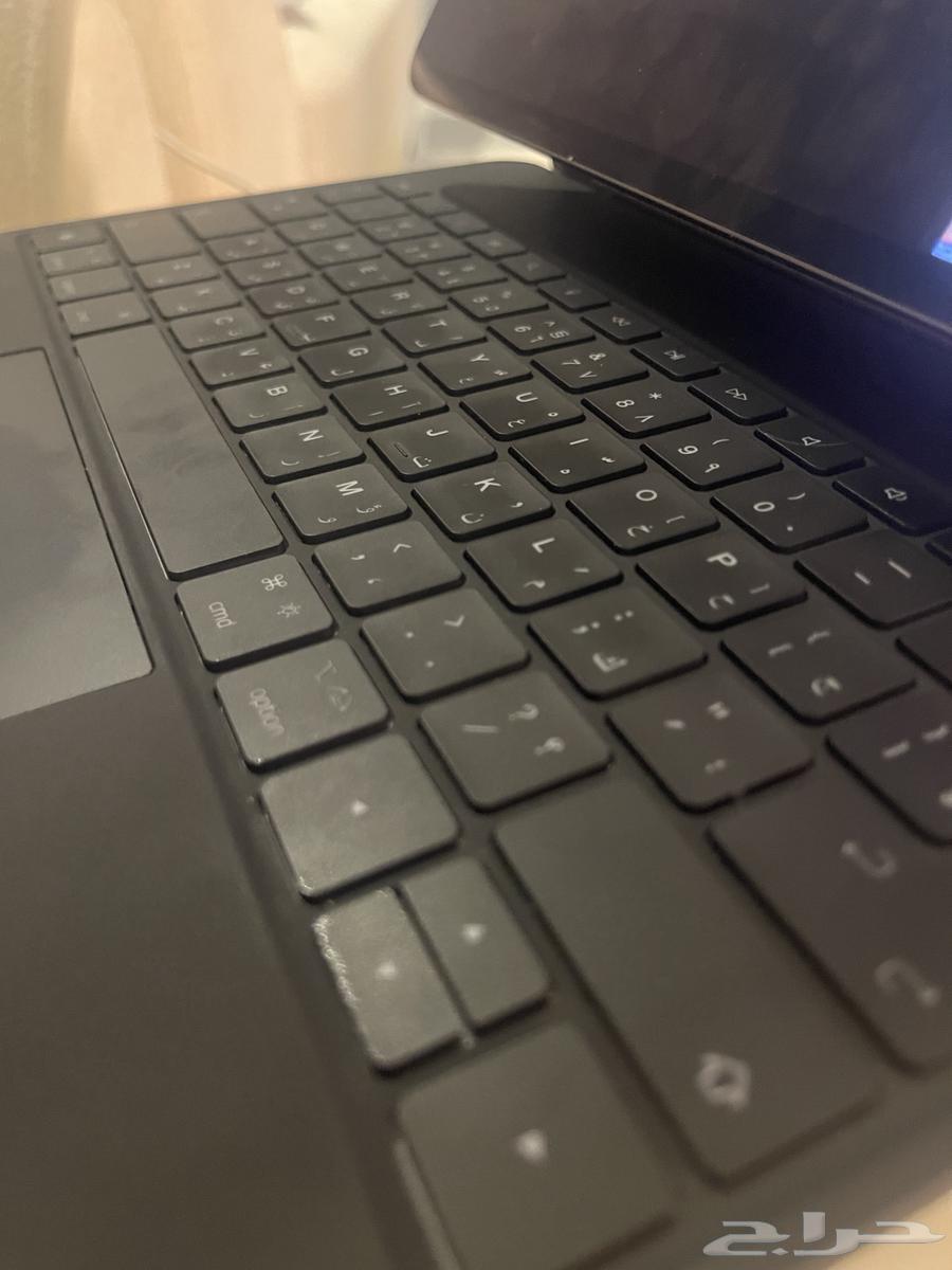 ايباد برو 13 معالج M4 مع كيبورد64546026088961114
