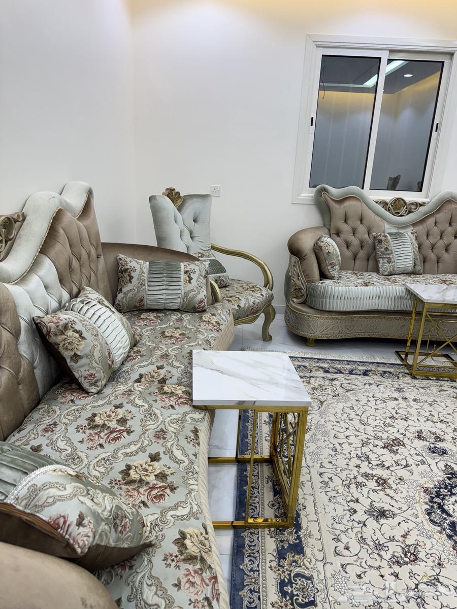 كنب مجالس للبيع زوليه وطاولات64545048137475114