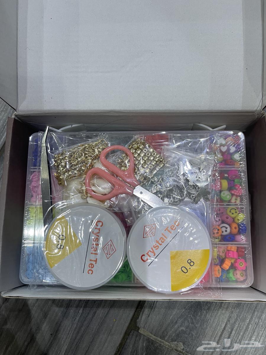 Beads for sale 40 cartons I have the carton consists of two groups64551618762115111