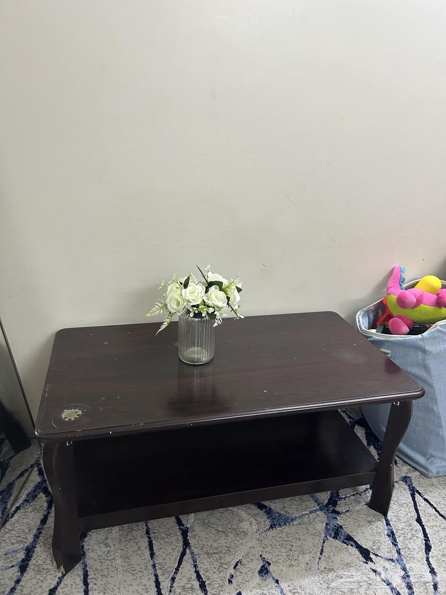 Sofa and sofa table64547610883969112