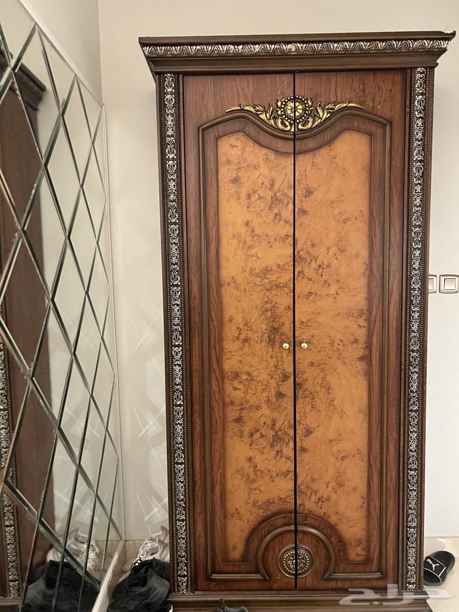 Entrance and Abaya Entrance with Sofa from Al Mutlaq with Table64552718191233113