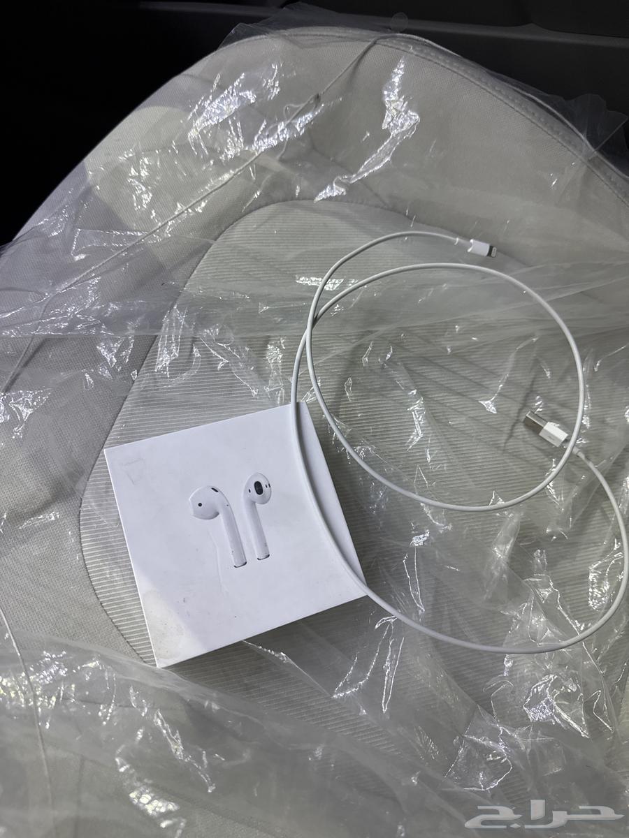 سماعة ايربودز الاصدار الثاني نظيفه سلك شاحن والبيت كله اصلي64550132187906110