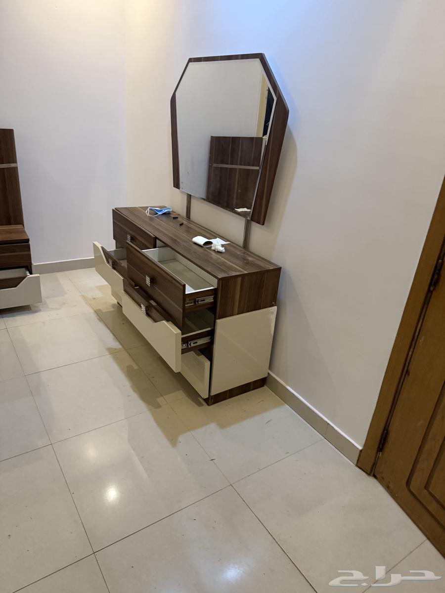 عفش بيت لي البيع شبه جديد64548716693123114