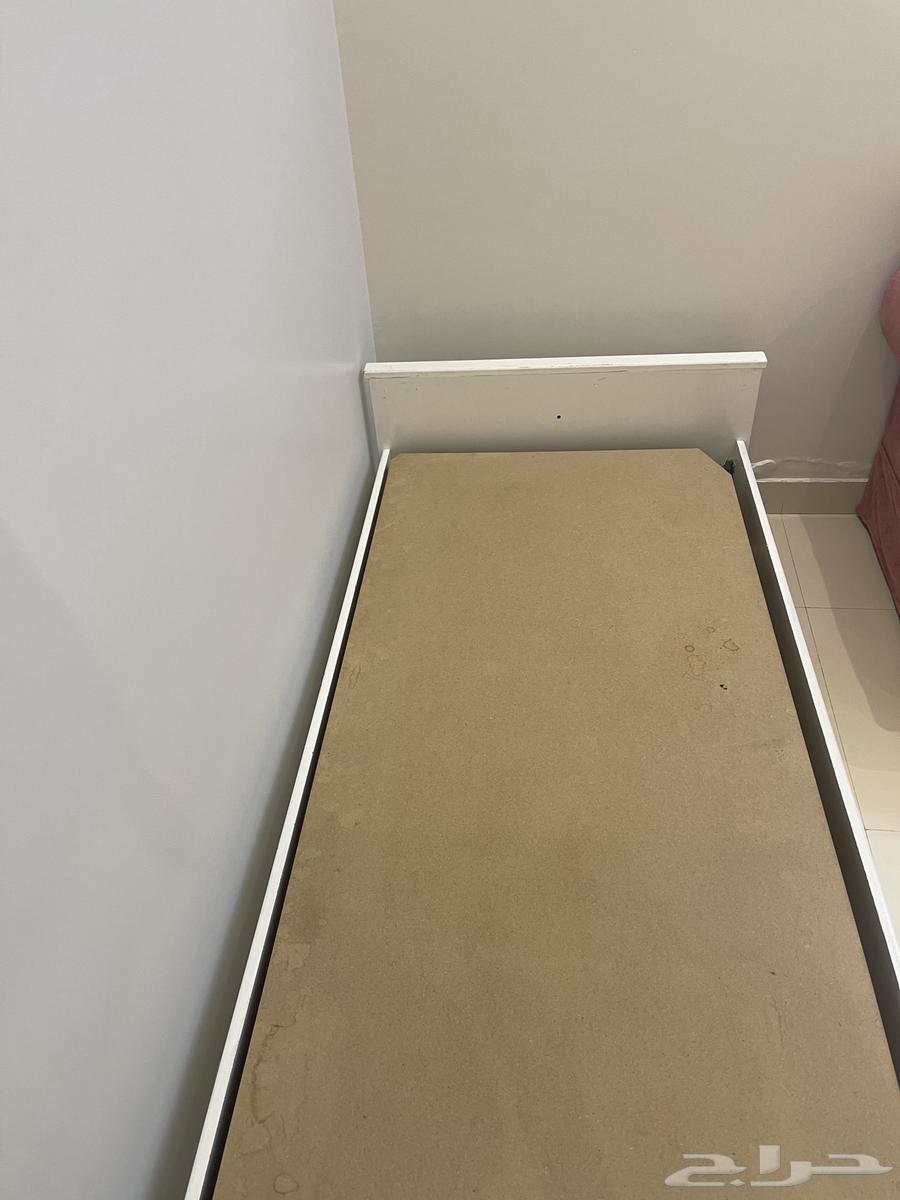 للبيع سرير نوم مستعمل64548140440961111