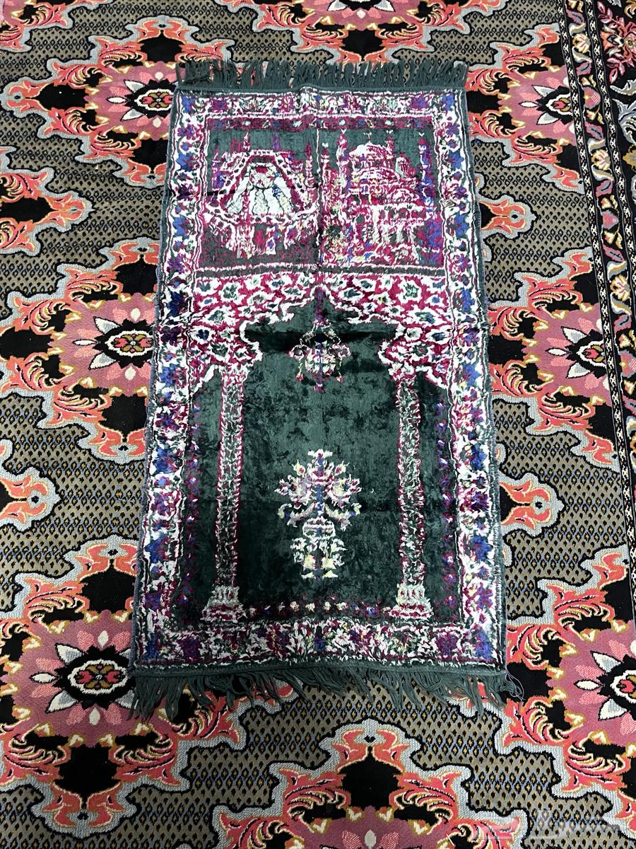 Ancient carpet64544467181697112