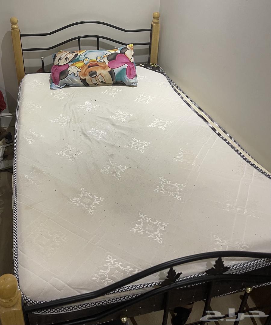 سرير نفر ونص شبه جديد مع مرتبه طبيه استعمال اقل من شهر64545317309185110