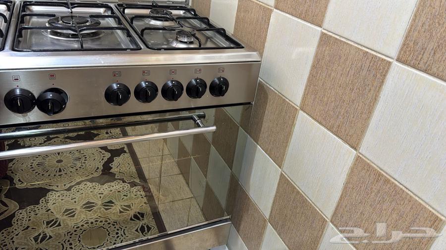 فرن للبيع جديد64546512076547110