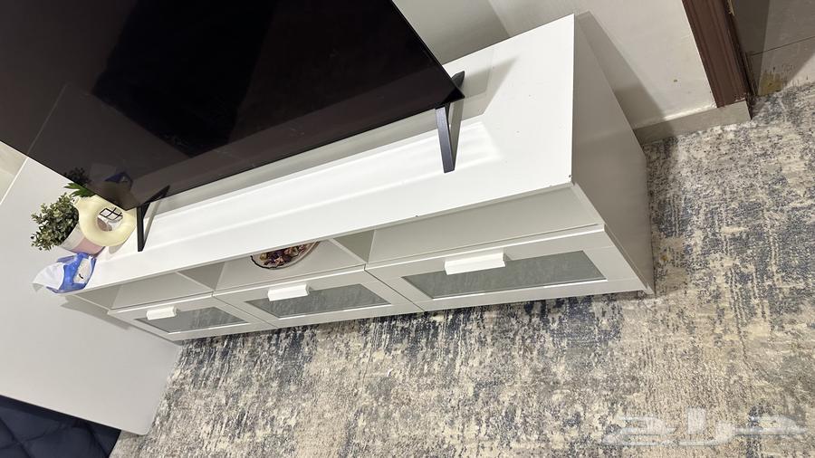 للبيع طاولة نظيفه واستخدام خفيف ب 400 ريال64535069796481114