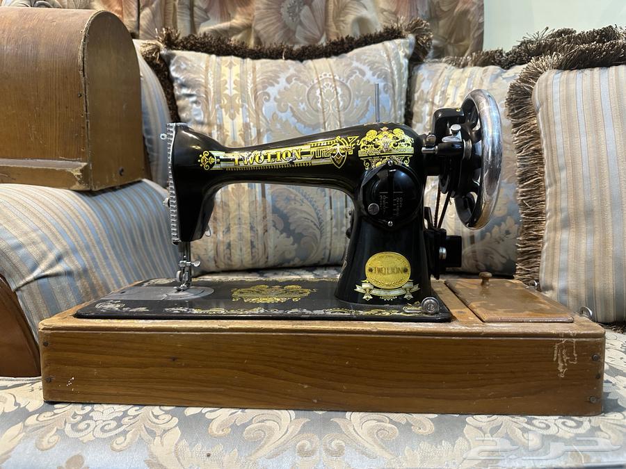 مكينة خياطة قديمه جدا  ام اسدين64549387775234113