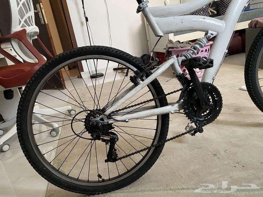 دراجه ماونتن للبيع بسعر 200 ريال يرجى قرائه المواصفات64545475462786114