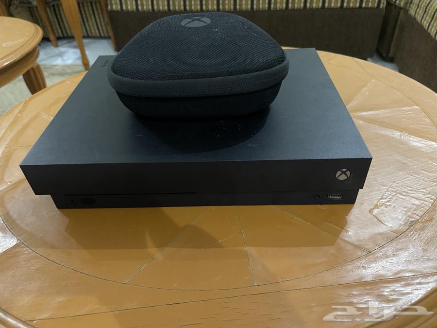 For Sale Xbox One X Very Clean with Professional Controller64547360162051110