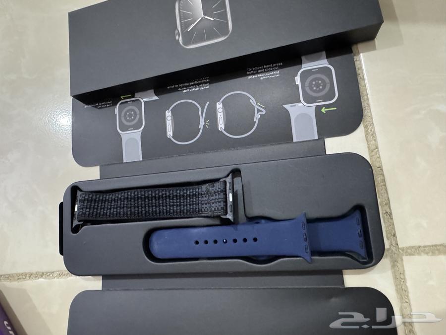 A watch similar to Apple's original64552802964993112