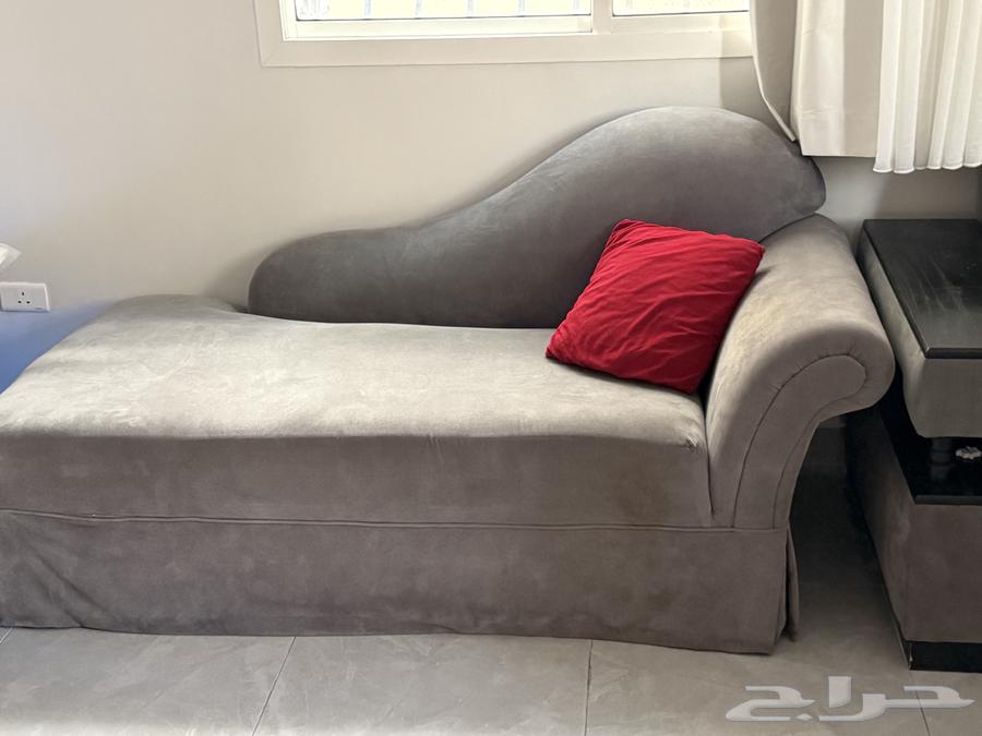 كنب رمادي ركن مستعمل بحالة جيد للبيع64548098476929112