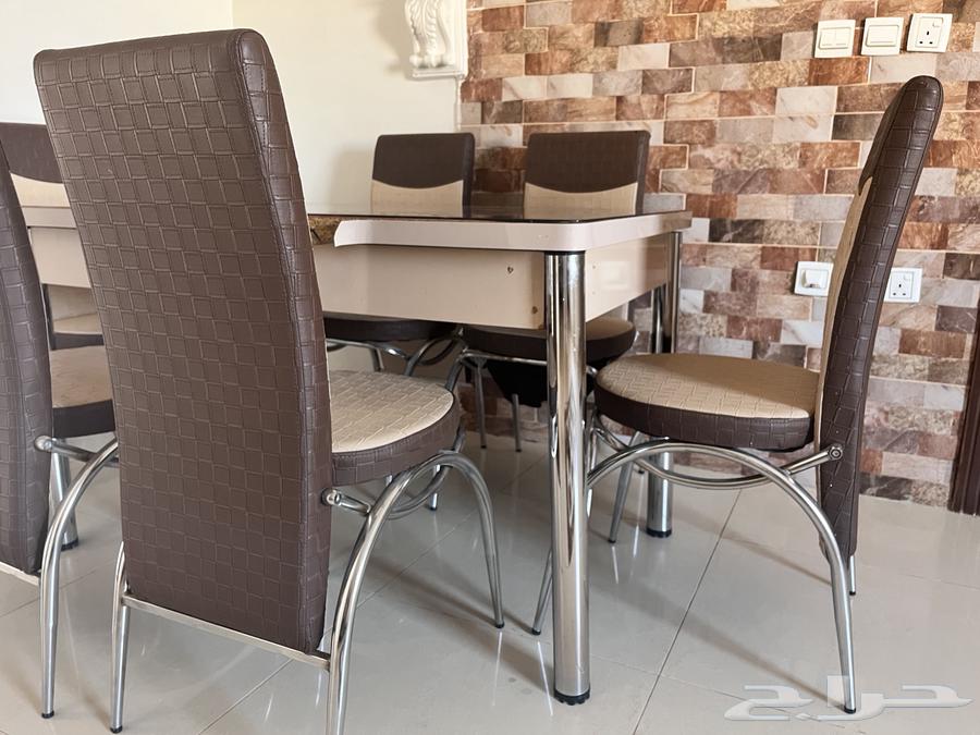 Dining table64547569273346114