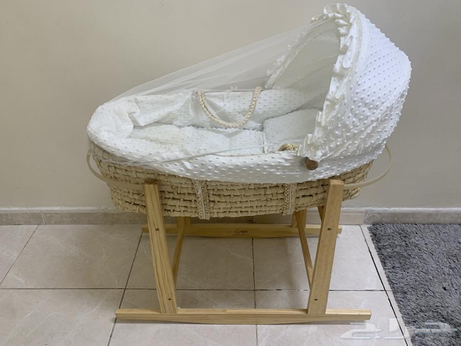 سرير مواليد في حاله جيدة جدا64550831817347110