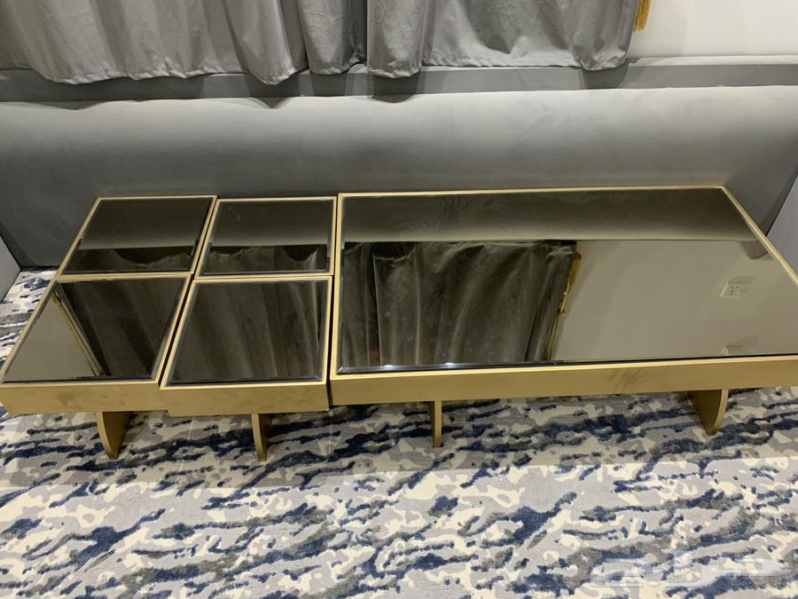 Large table set with one big and four small tables64548981353473110