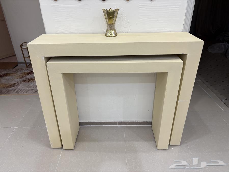 Two reception tables and a Turkish carpet64548967302147110