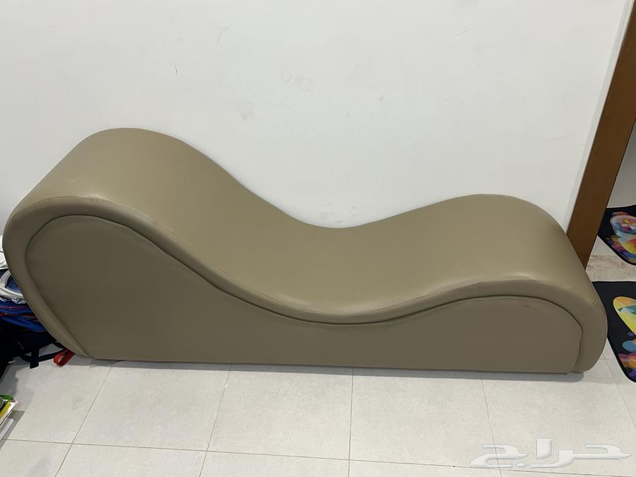 كرسي استرخاء - أريكة متزوجين جلد نظيفة جدا شبه جديدة64544284372354110
