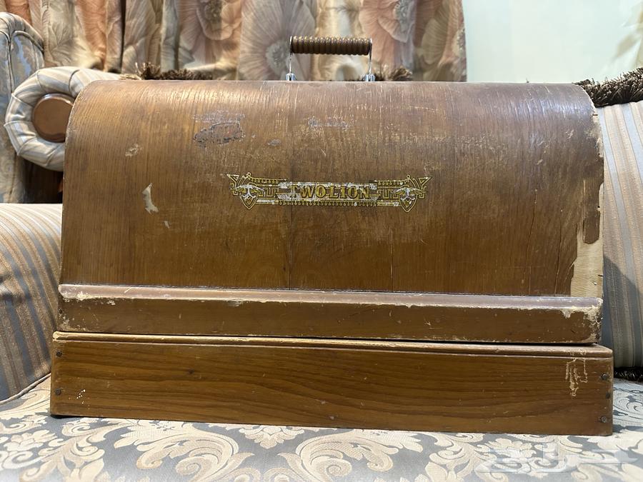 مكينة خياطة قديمه جدا  ام اسدين64549387775234111