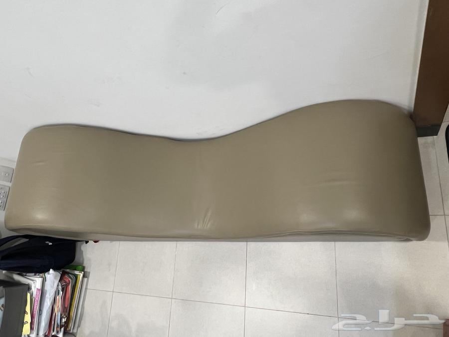 كرسي استرخاء - أريكة متزوجين جلد نظيفة جدا شبه جديدة64544284372354112