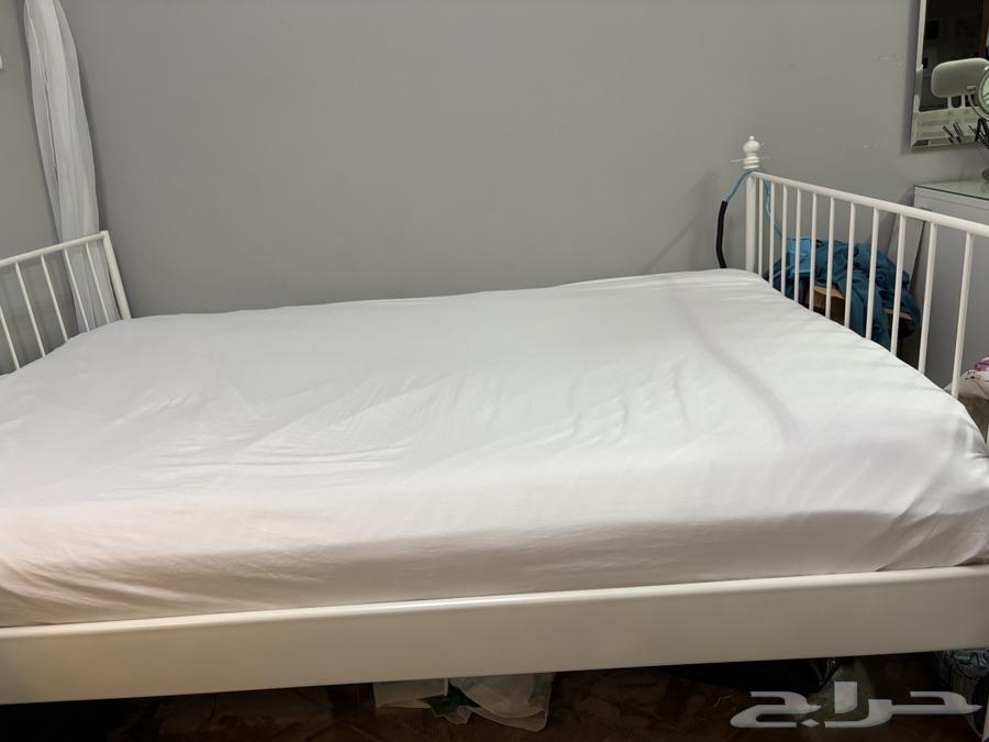 سرير ايكيا مستعمل بدون التاج على العمود64543775577601111