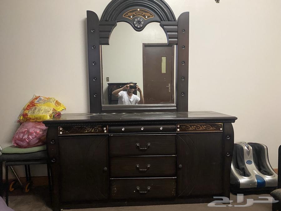 غرفة نوم للبيع مع مكيف. ما أبيع المكيف وحده . ياليت تفهم64547346413313113