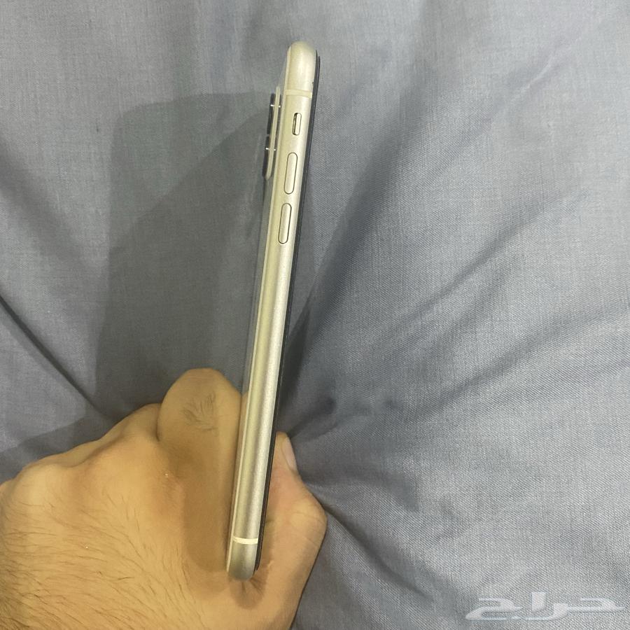 ايفون 11 ما انفك اخو الجديد ب670ريال64552377656323112