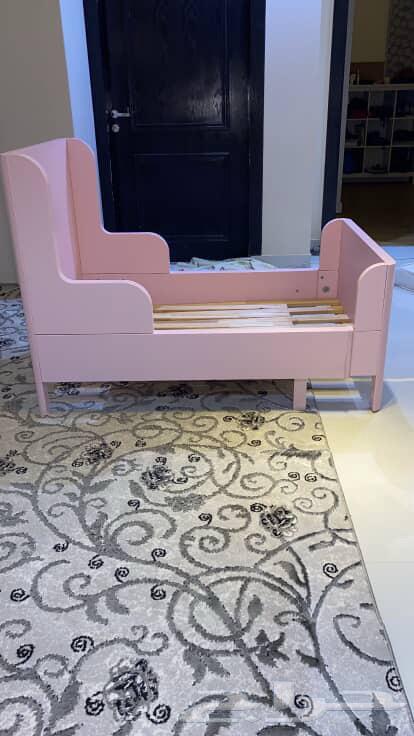 للبيع سرير وردي قابل للتوسيع64552859810689111