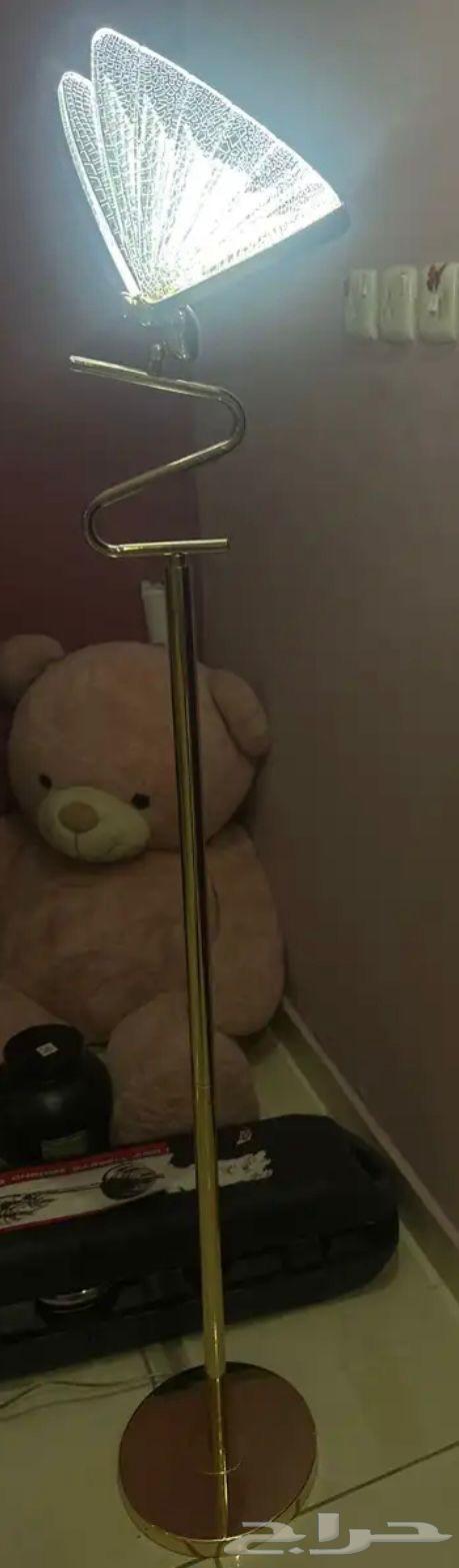 Chandelier and floor lighting (butterfly shape with light) (for auction).64544481057027111