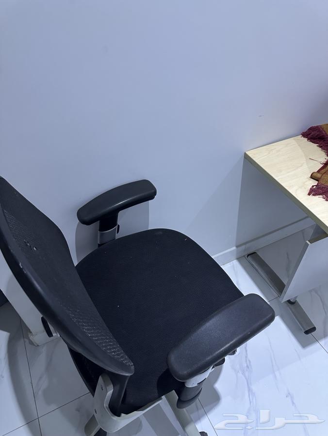 طاوله وكرسي للبيع64551147459073111