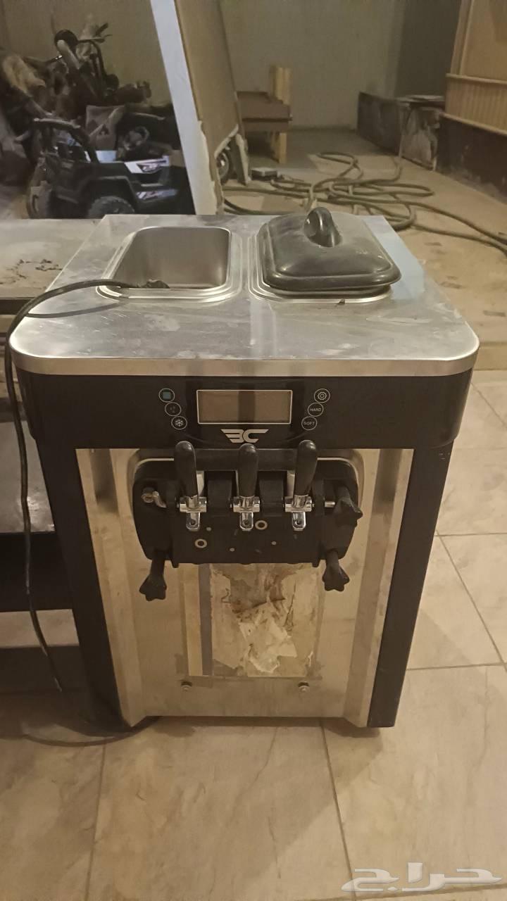 Semi-new ice cream machine used for one month64550931237891110