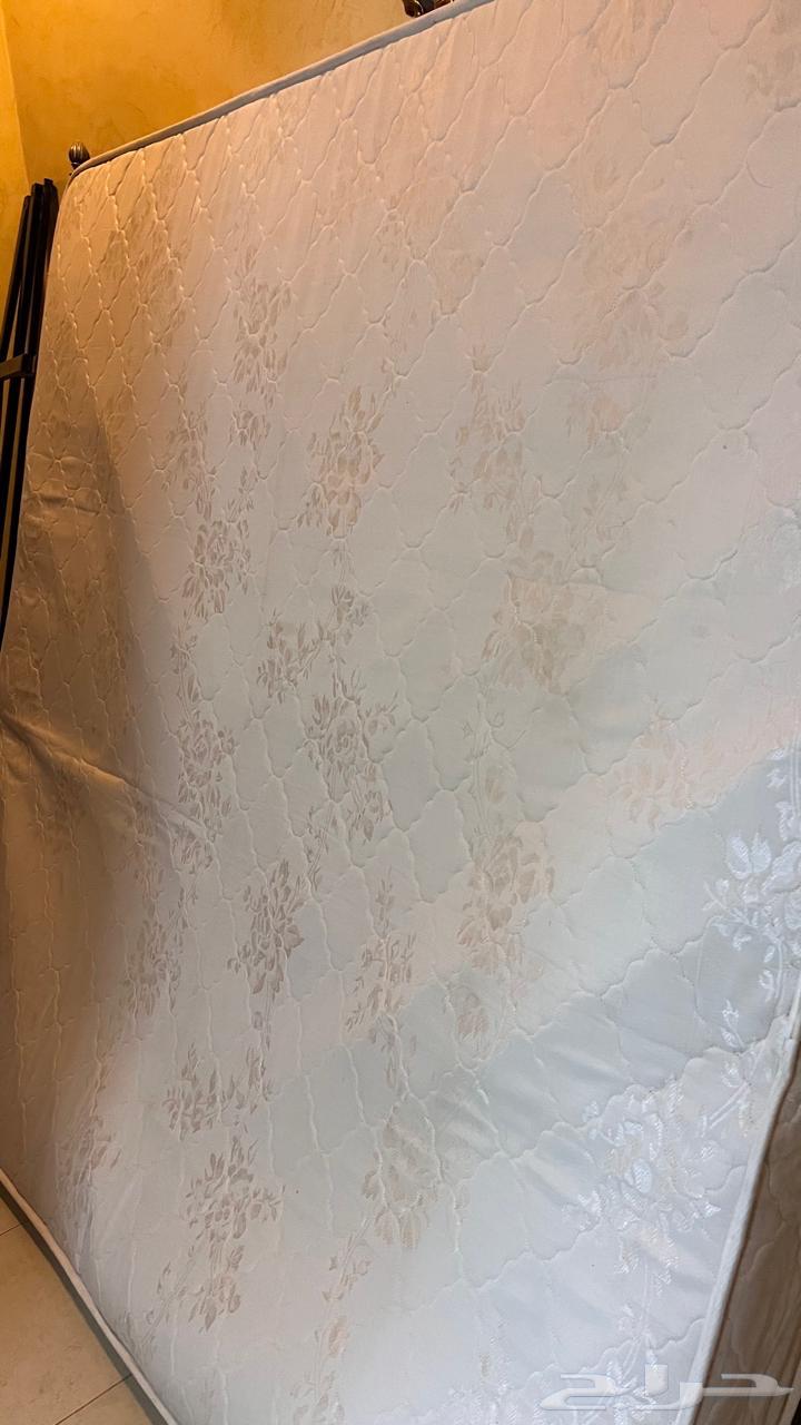 King-size bed from Qasr Al Saraya64548056250241111