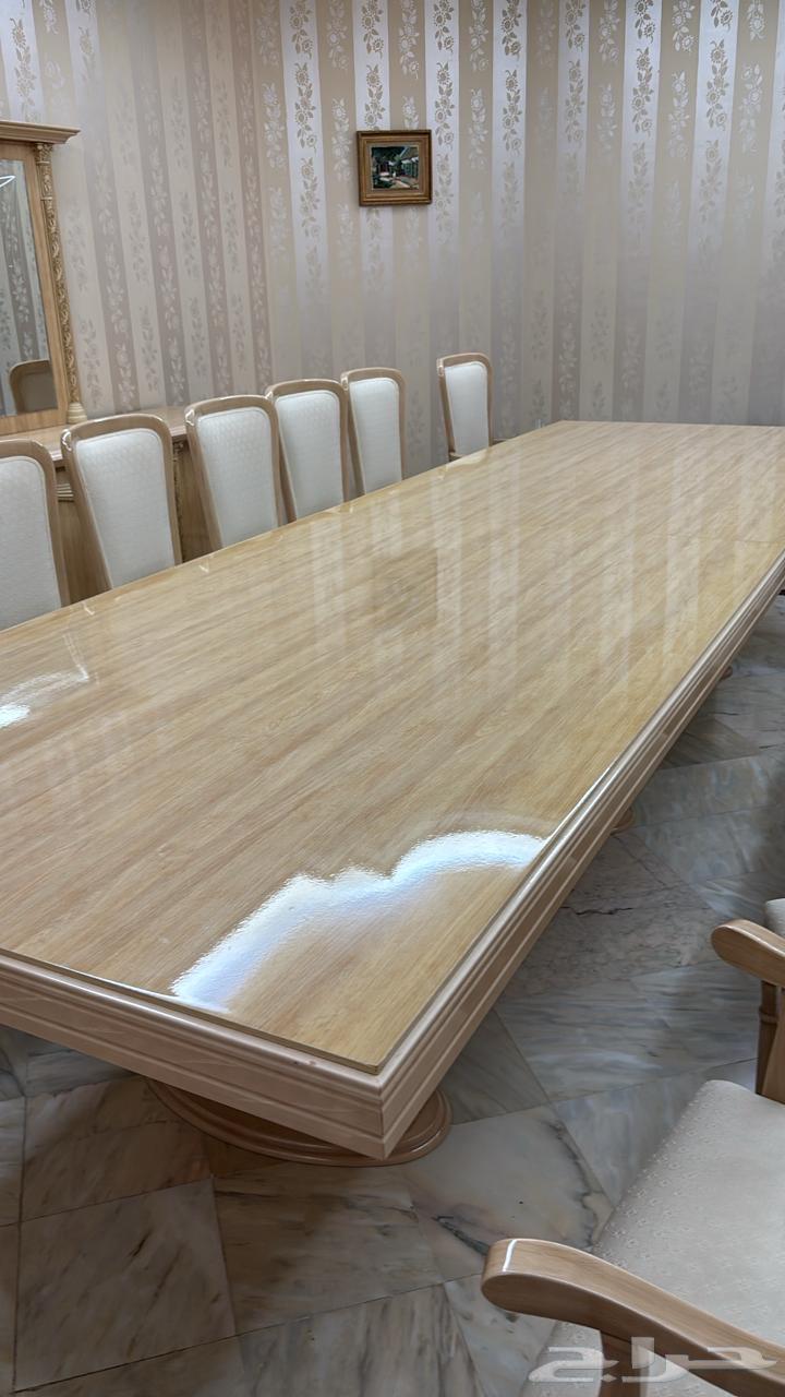 Dining table64549514265730110