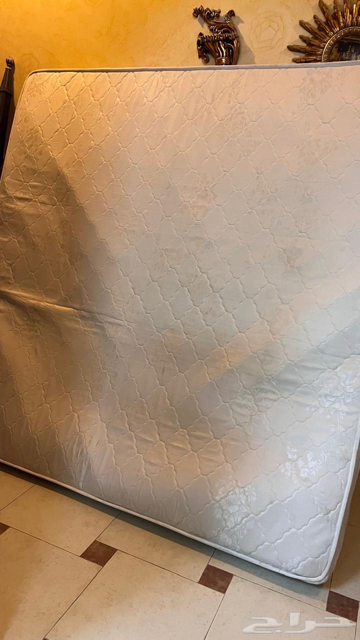 King-size bed from Qasr Al Saraya64548056250241113