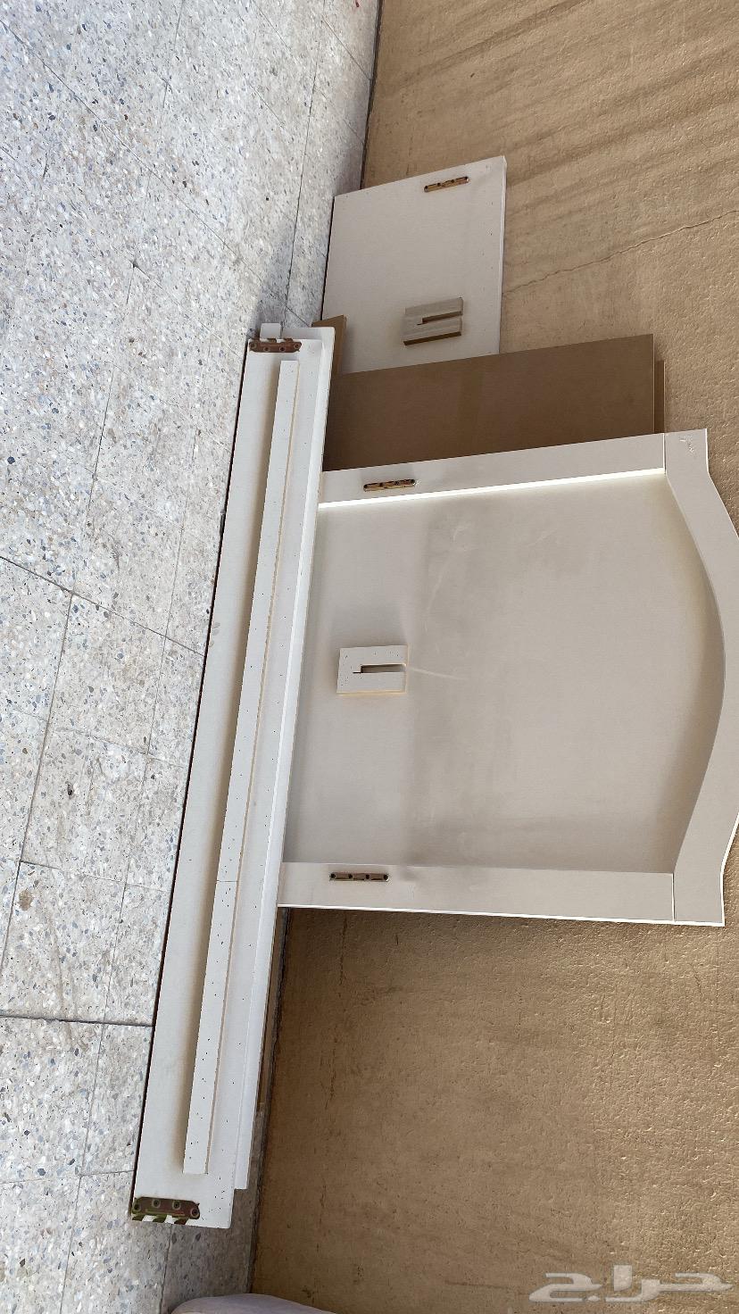 Excellent single bed, clean, new used, price contact me via WhatsApp64548896786179110