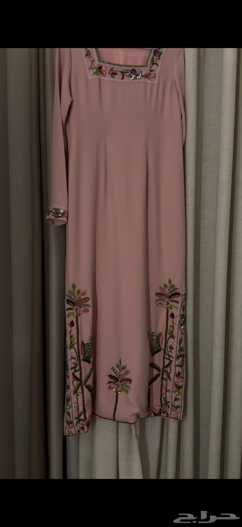 فستان من المصممه عائشه العمانيه64548841860867110