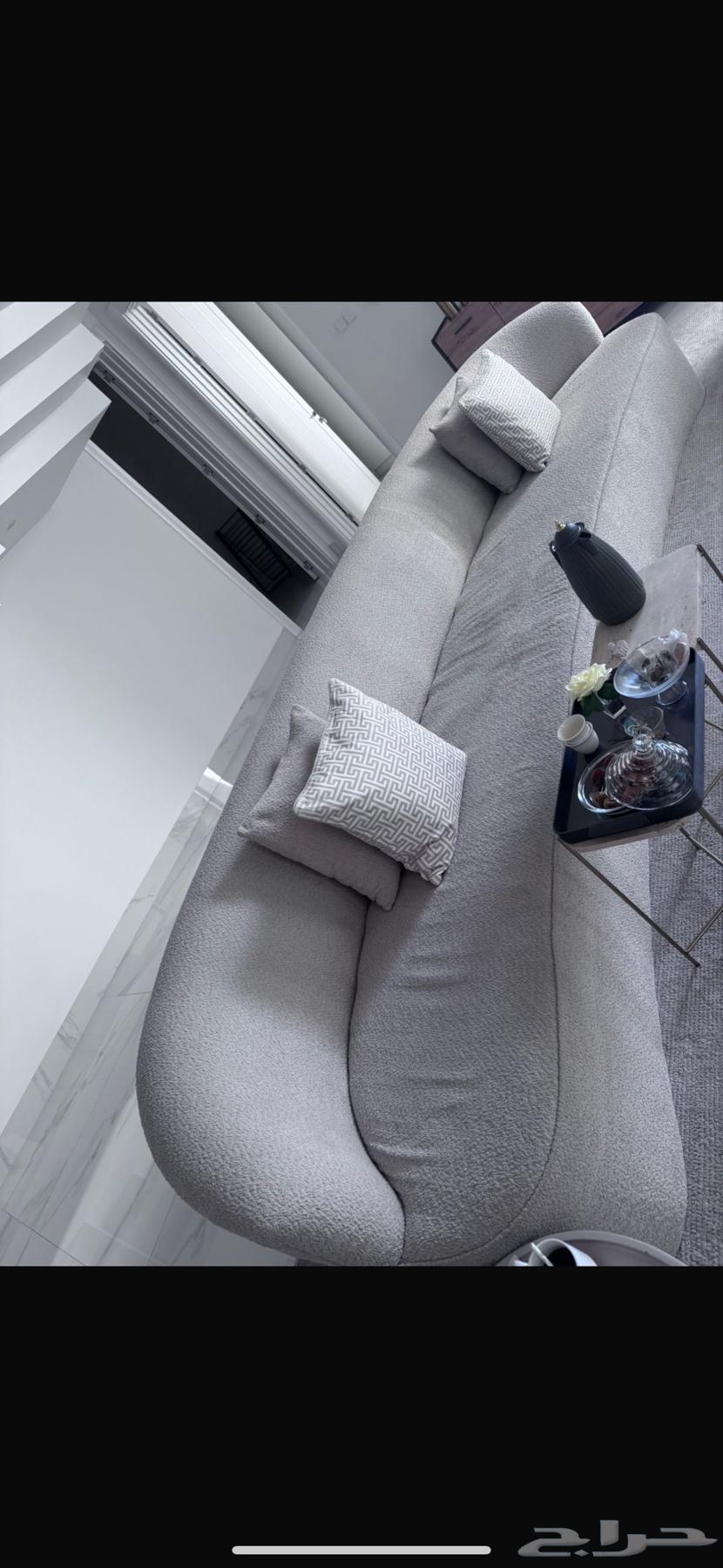 طقم كنب   طاوله للبيع64549528481794112