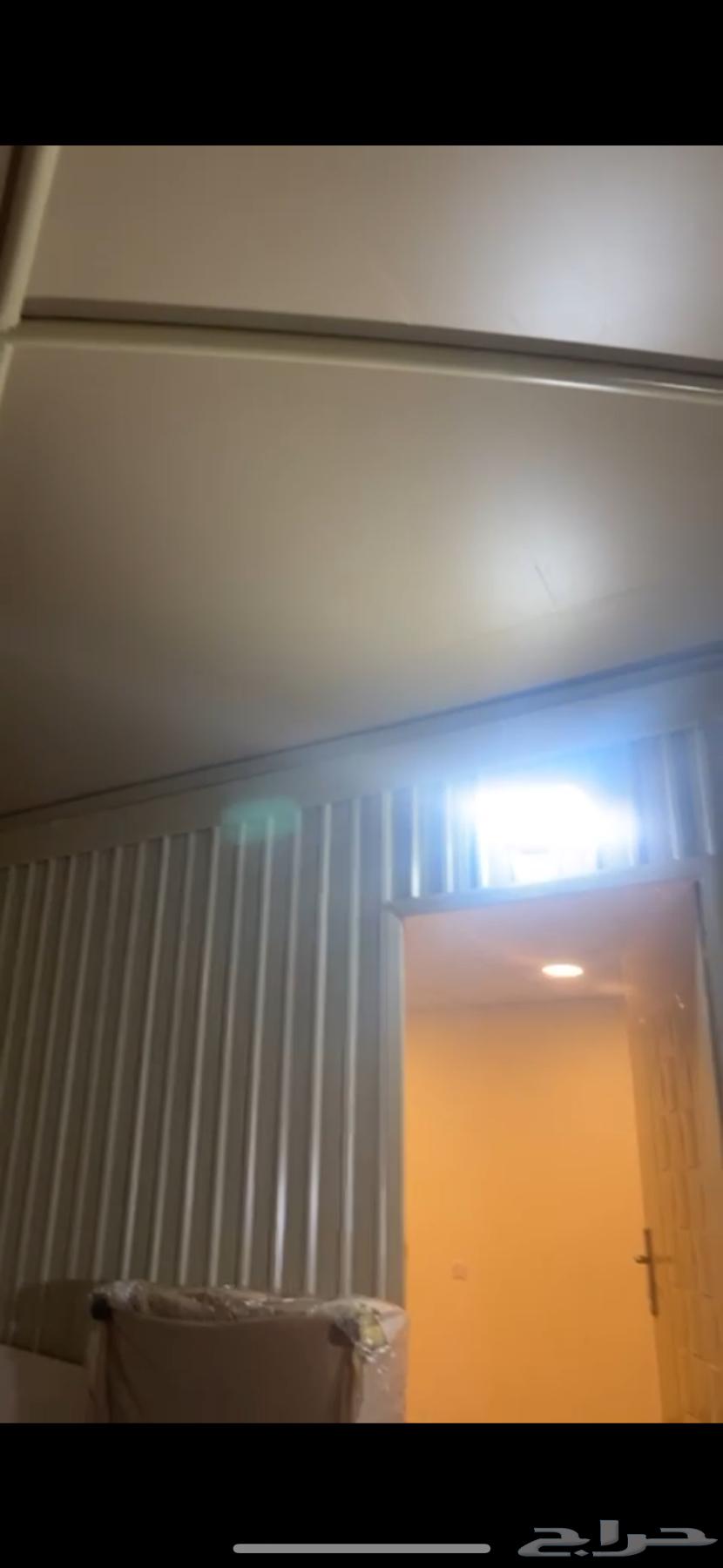 A ready booth in very good condition, insulated and well-maintained, clean64550025330947110