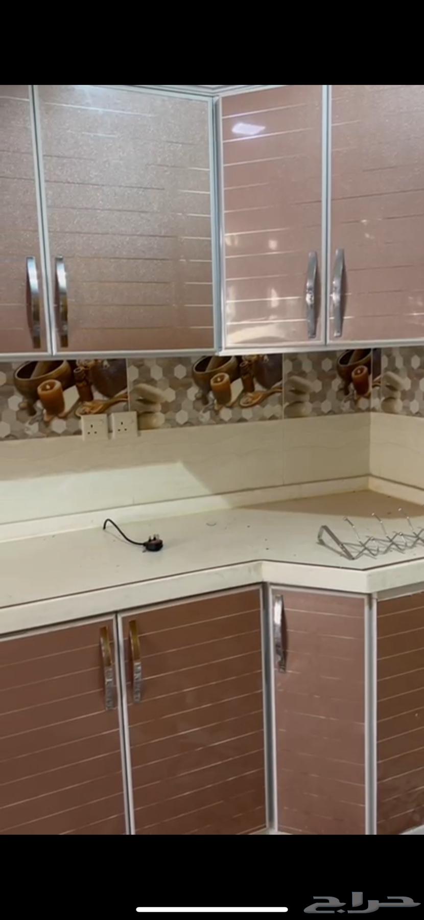 مطبخ للبيع شبه الجديد اربعة في ثلاثه ونص في مترين في مترين64547304980738114