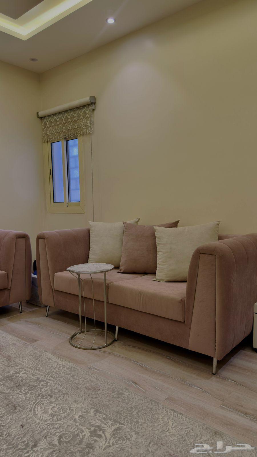 Sofa64545231468034112