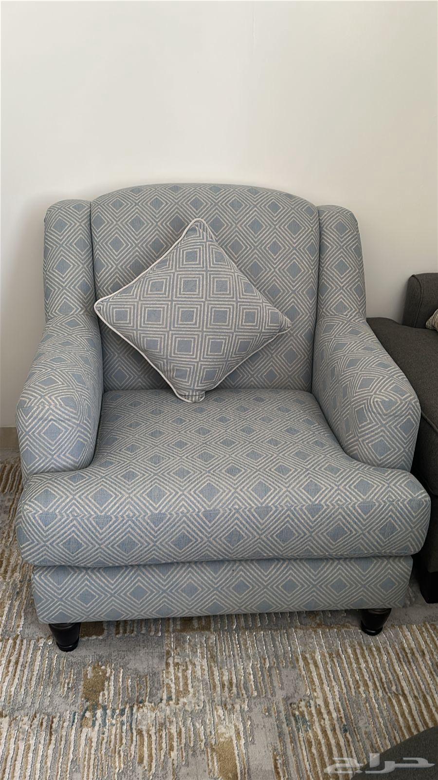 Sitting set and tables64546678837251111