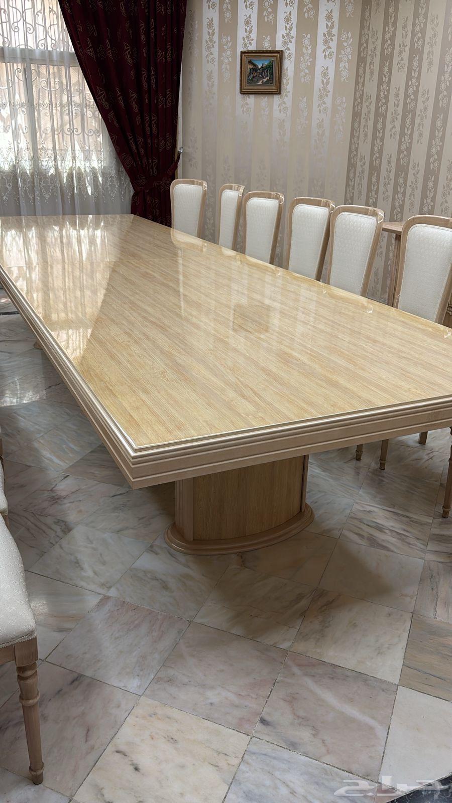 Dining table64549514265730111