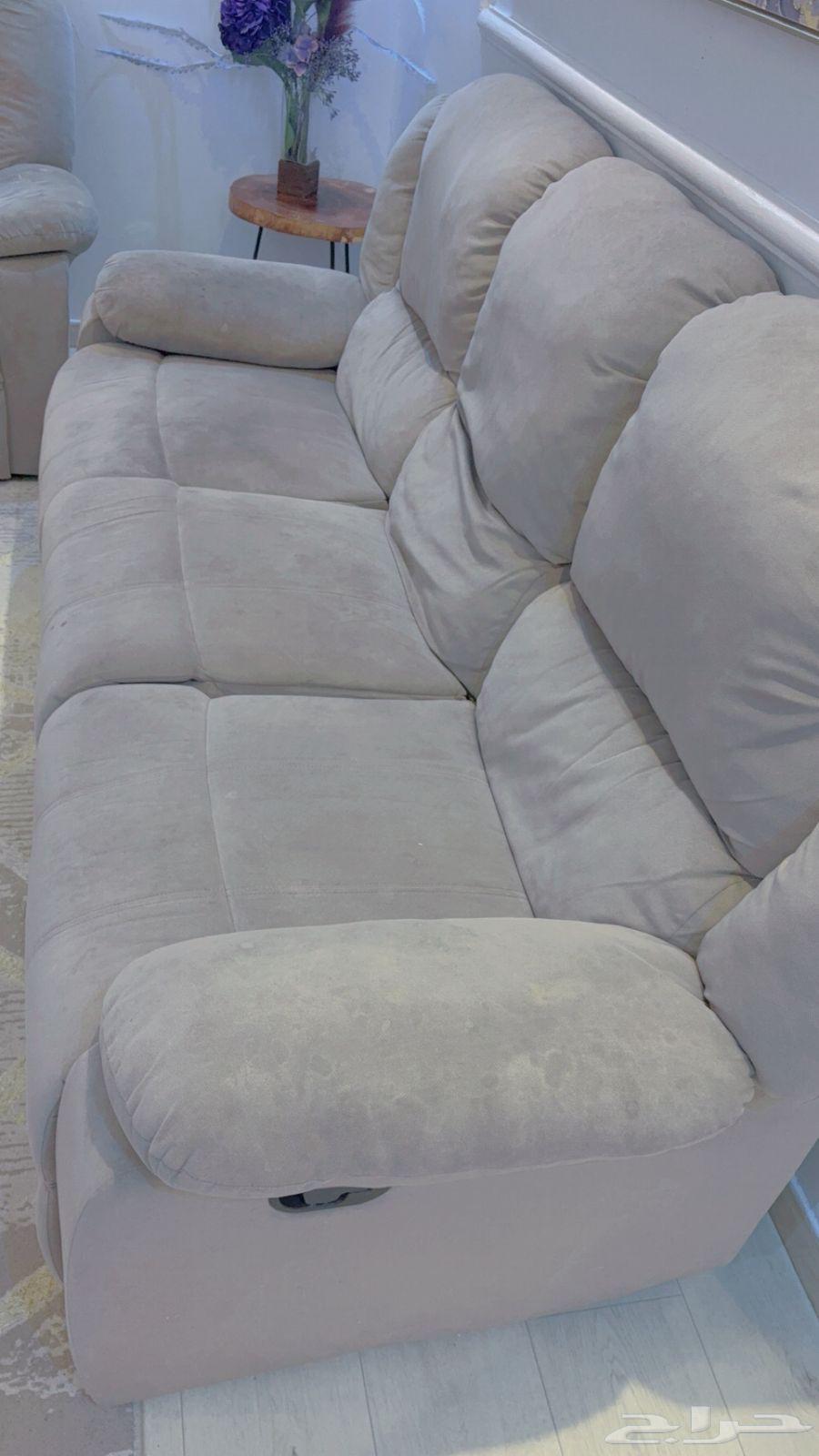 كنب استرخاء للصاله قطعتين كبيره وحلوه اشتريتها من هوم بوكس64549959376258110