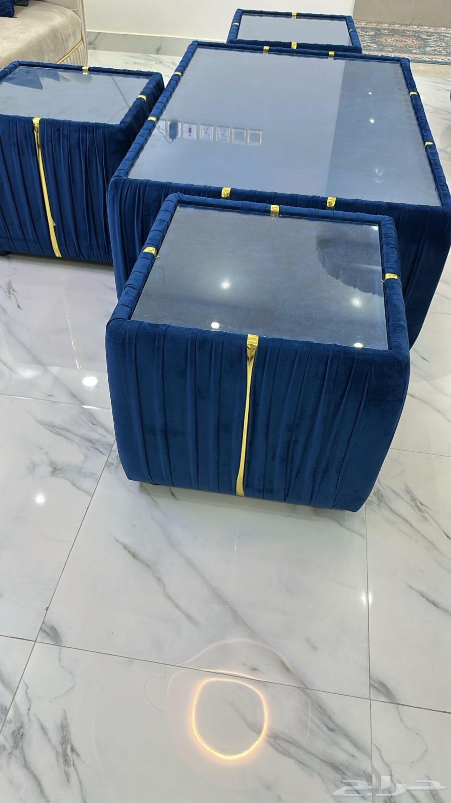 Table with 3 serving tables64544157084929110