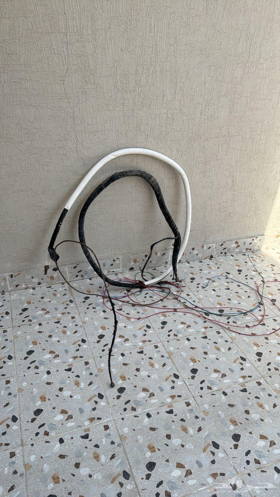 There are 4 copper pipes for split air conditioners, 4 meters each64547429784321111