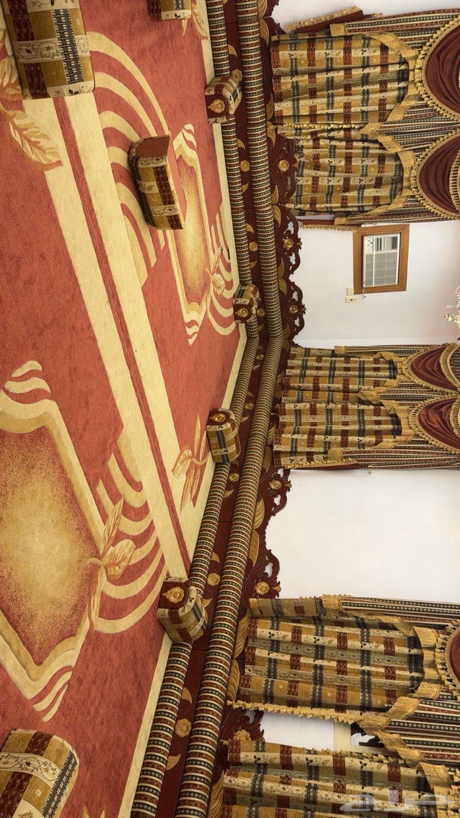 Cushions and two carpets64547360103554111