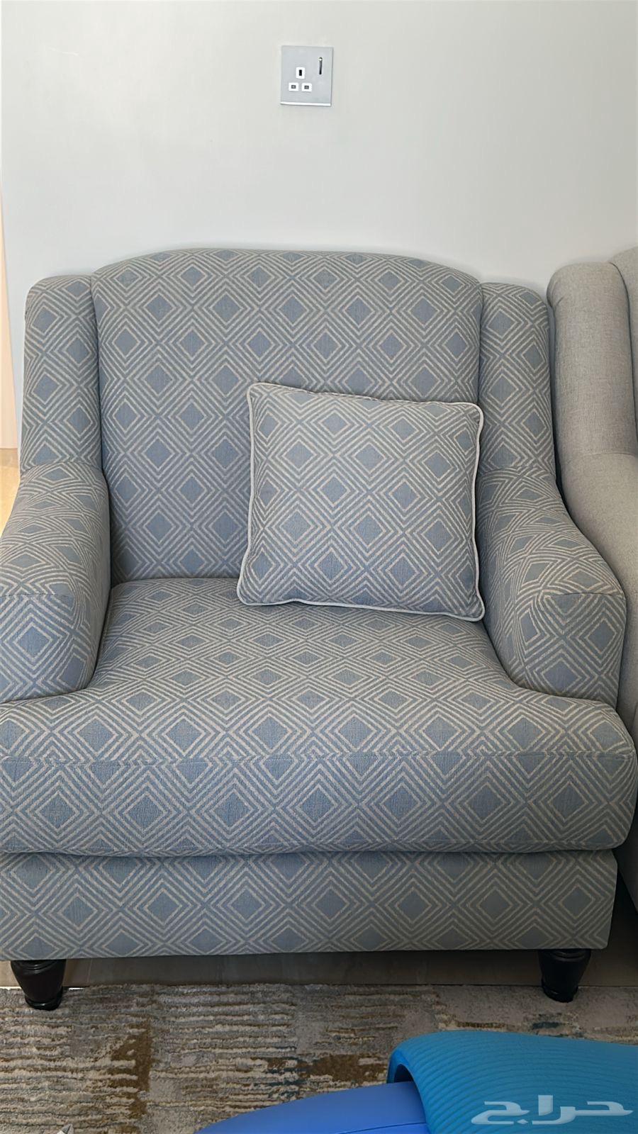 Sitting set and tables64546678837251112