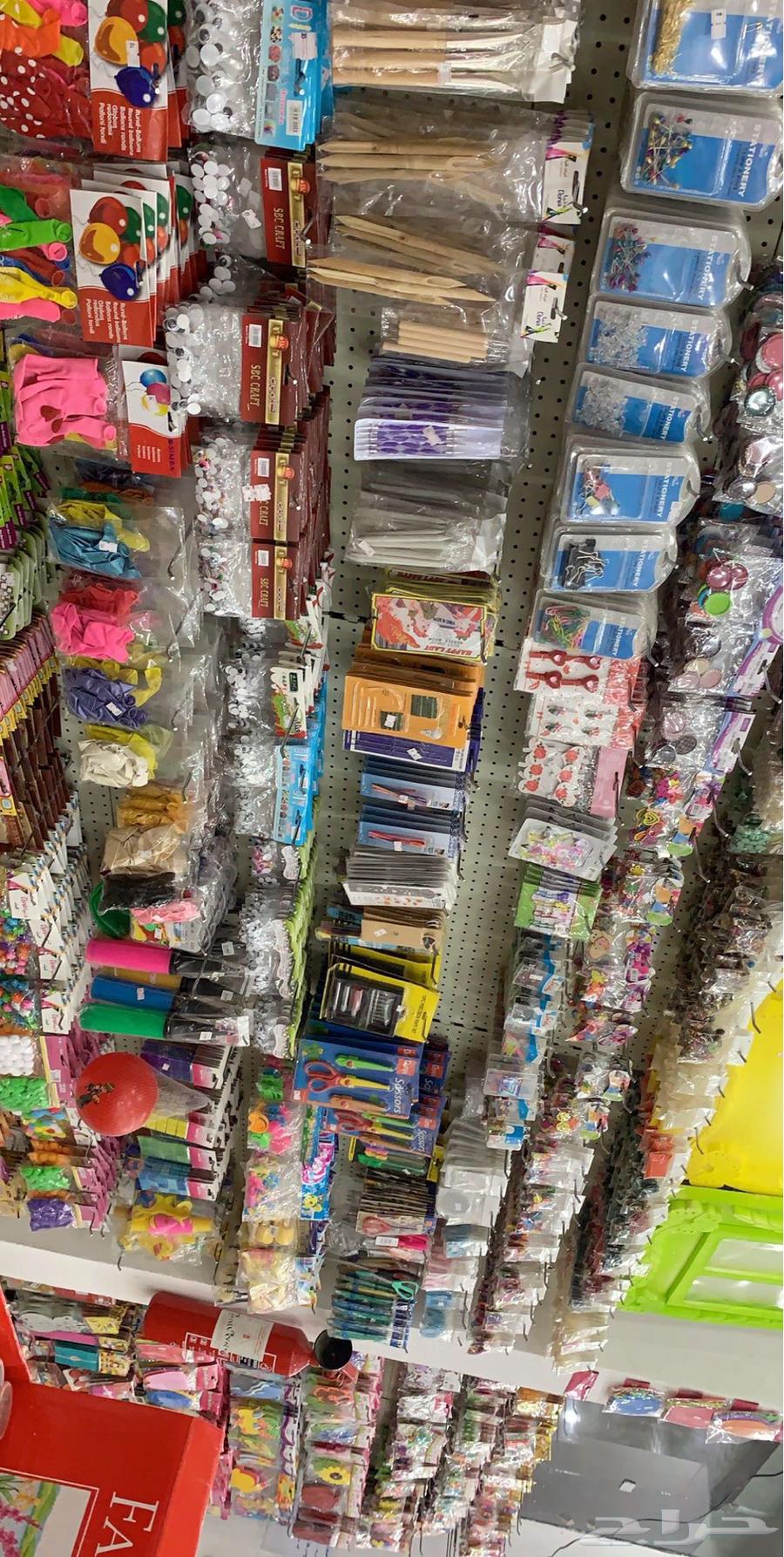 بضاعة مكتبه وارفف محل للبيع64548196615811111